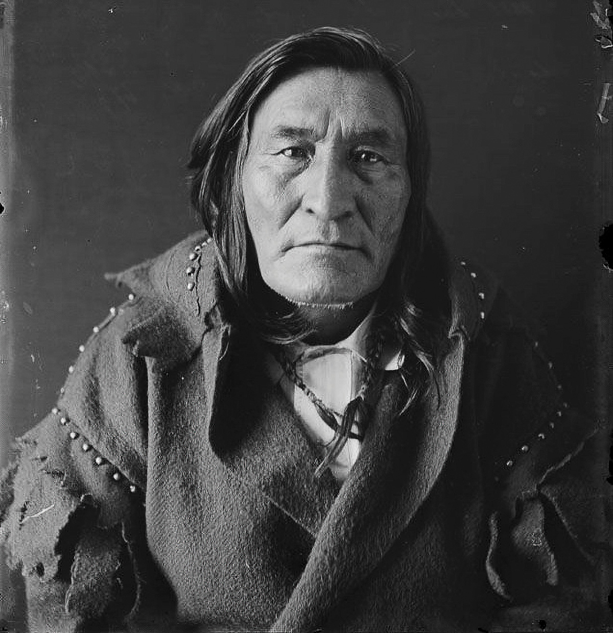 Chief Little Shell III, facing, served as chief from 1872 until his death in 1903. He is noted for his refusal to accept the McCumber Agreement, which arranged to cede land claims for 10 cents per acre.